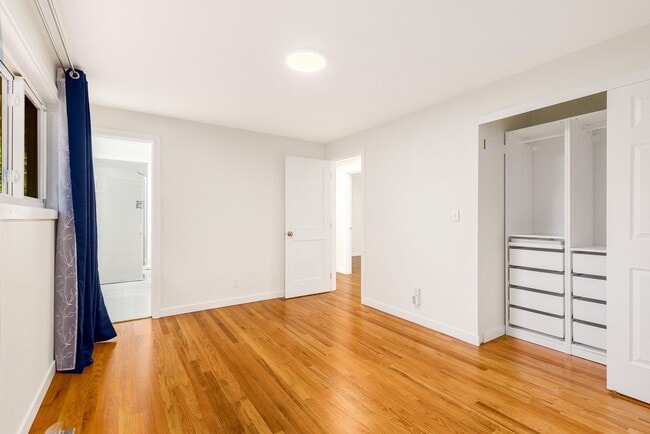 Building Photo - 14841 Densmore Ave N