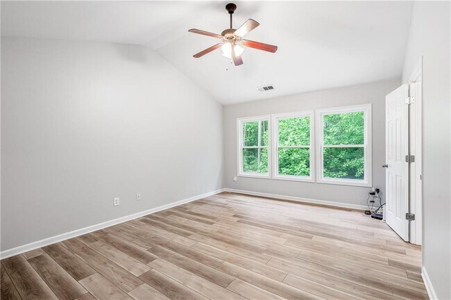 Building Photo - 3526 Harvest Ridge Ln NE