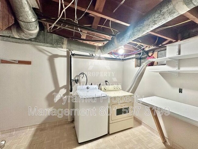 Building Photo - 1409 E Redondo Ave