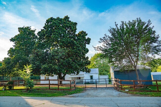 Building Photo - Delightful Retreat in Chesnee, SC