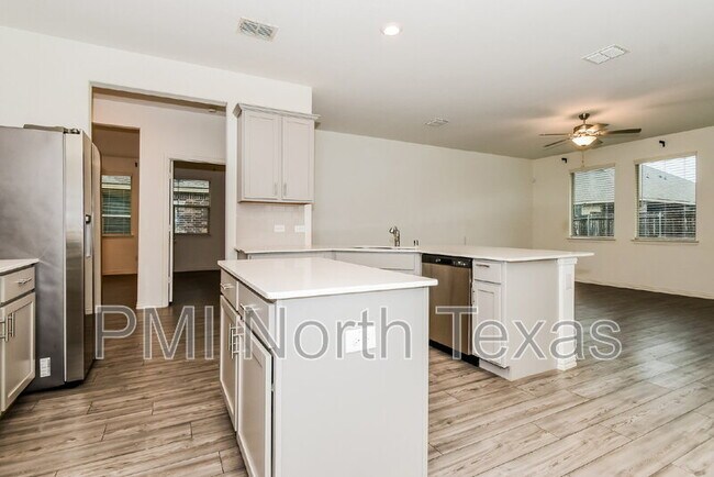 Building Photo - 1208 Mesquite Ln