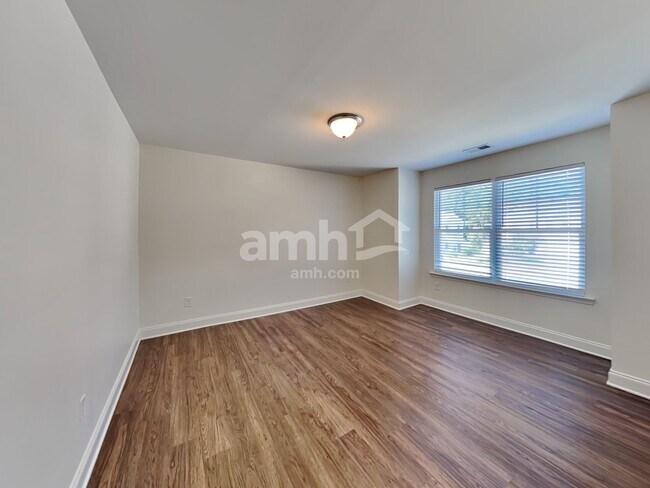 Building Photo - 1347 Weatherbrook Cir