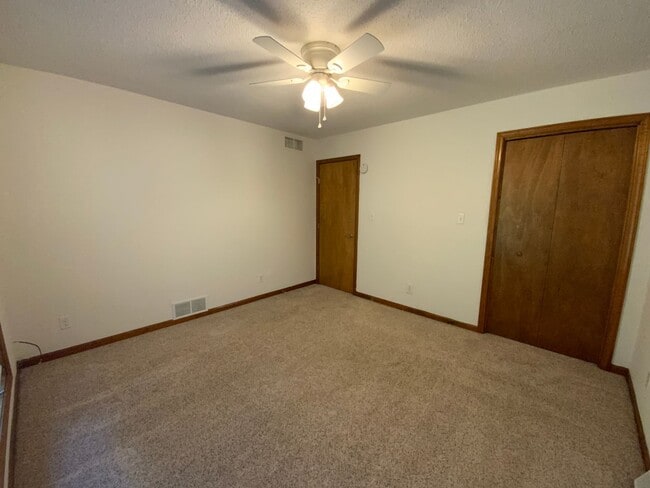 Building Photo - 203-203 Briarcrest Ct