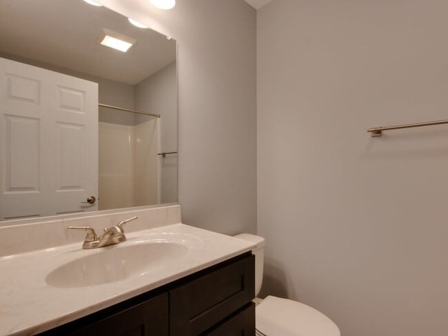Building Photo - Spacious Luxury Townhome! Outstanding Location!