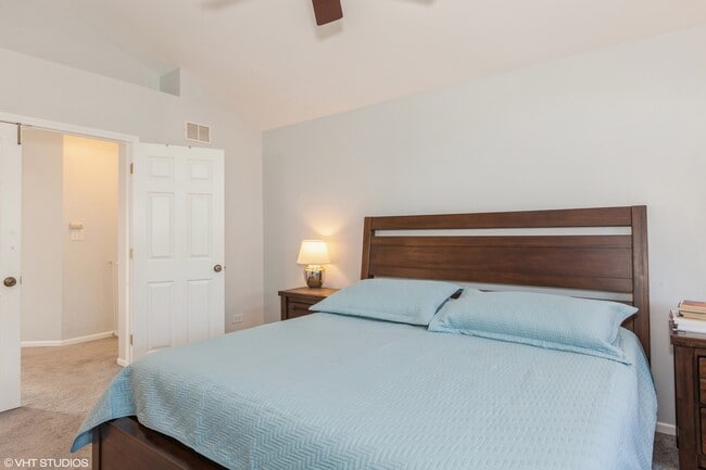 Building Photo - 724 Wildflower Cir