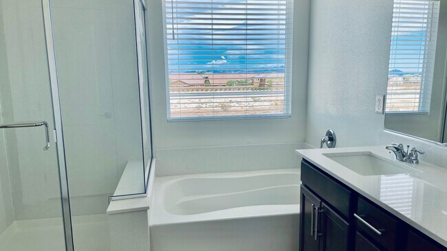 Building Photo - gated community -brand new home with 4 bed...