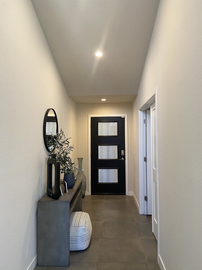 Building Photo - Rare Three Bedroom, Three Bath Biltmore Co...