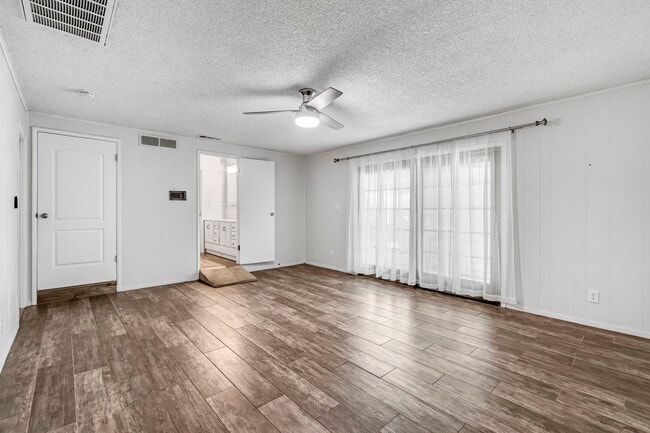 Building Photo - 6286 N 10th St