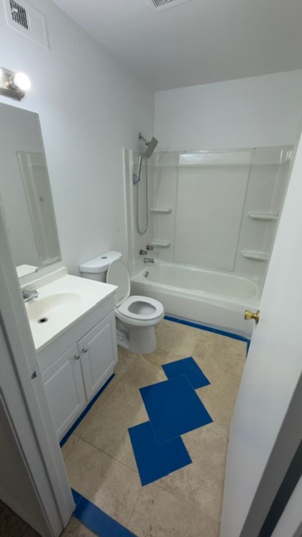 Building Photo - 4295 Sunnyview Ct
