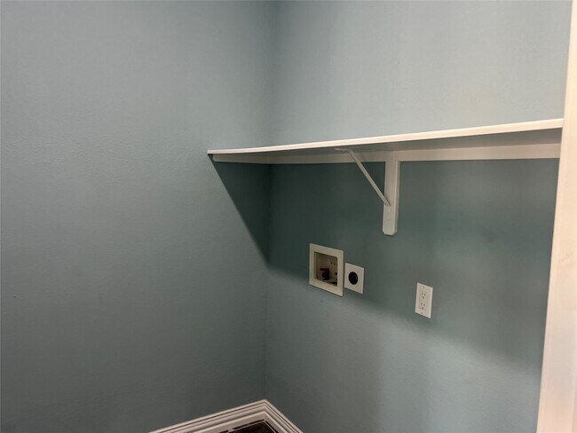 Building Photo - 898 Rd 3556