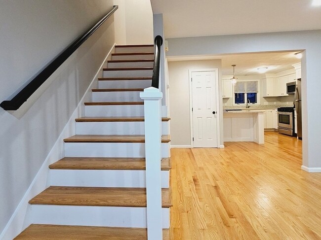 Building Photo - 344 Neponset St