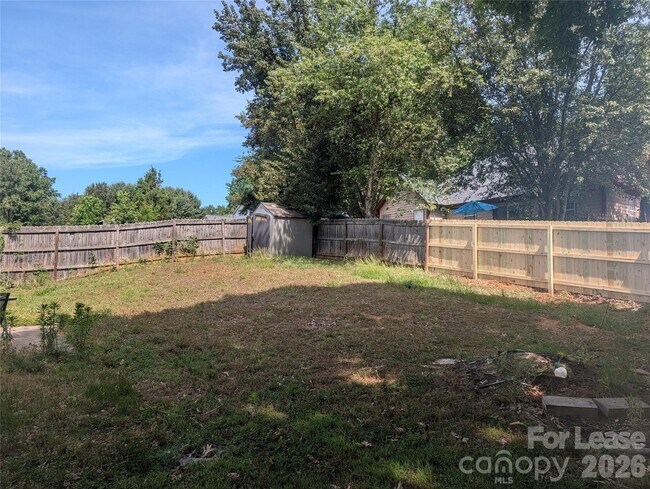 Building Photo - 131 Diamond Dr