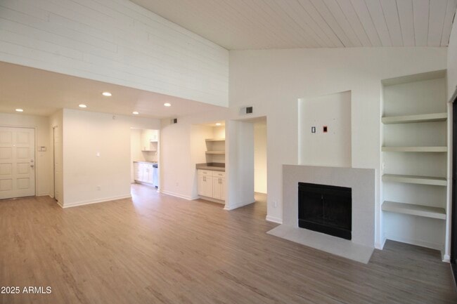Building Photo - 5998 N 78th St