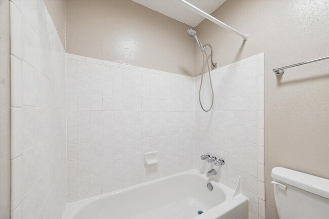 Building Photo - 14722 Brown Rd