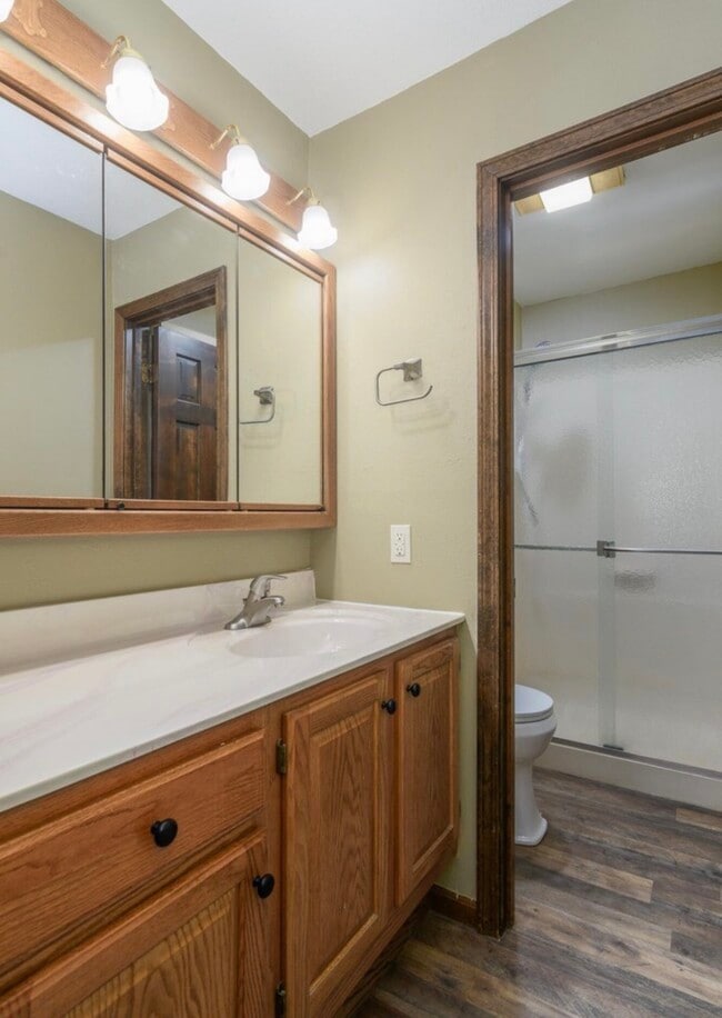 Building Photo - 404 Elm Tree Dr