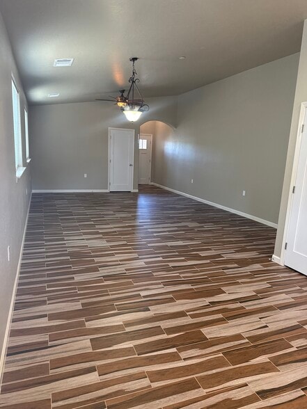 Building Photo - 16831 Hill Dr