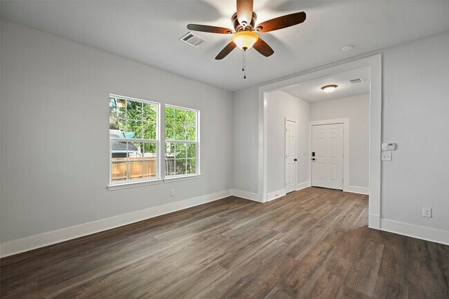 Building Photo - 17507 Wild Oak Dr