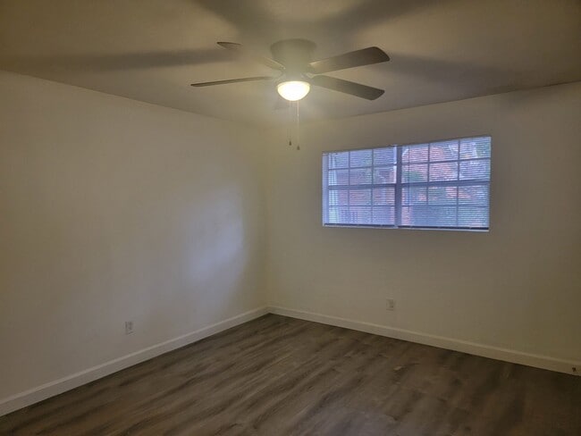 Building Photo - Rent a Community..Prime Location - Granite/LVT/SS Appliances