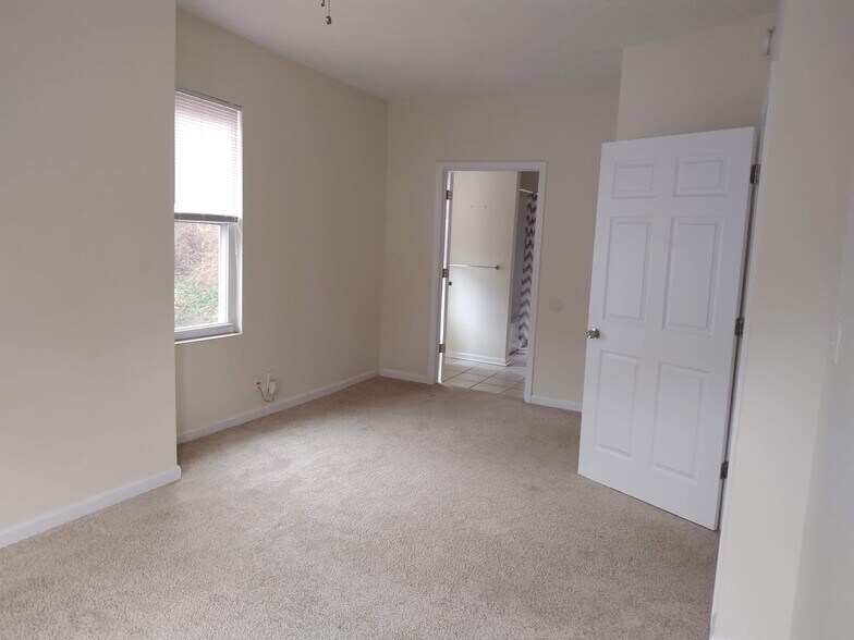 Building Photo - 3546 Linwood Ave