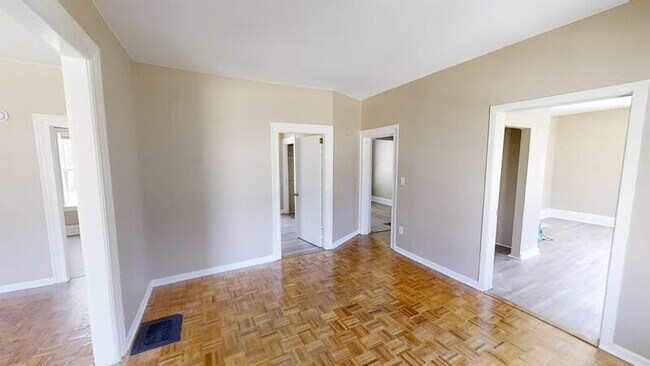 Building Photo - 716 Pearl St