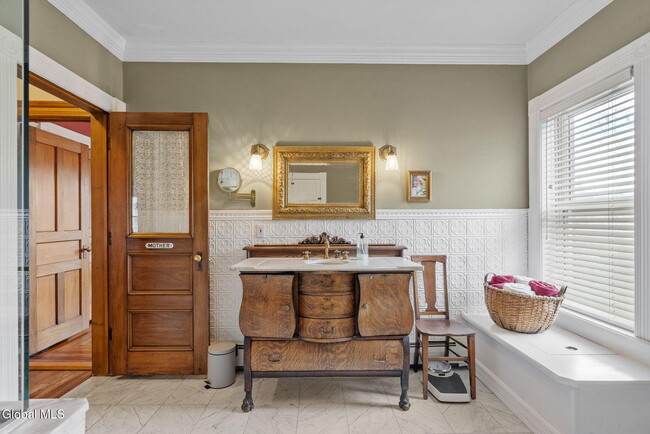 Building Photo - 69 Union Ave