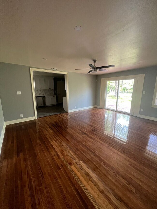 Building Photo - North Shreveport Home