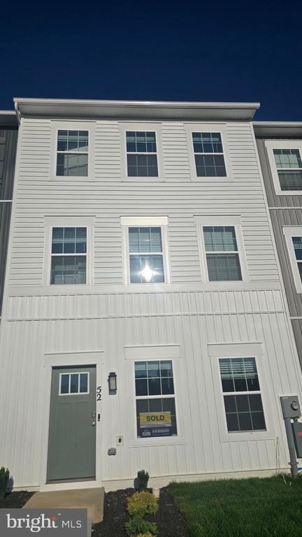 Building Photo - 52 Aloma St