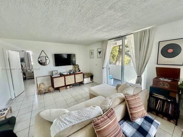 Building Photo - 7900 Tatum Waterway Dr