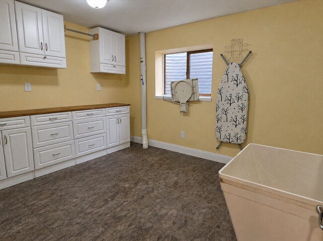Building Photo - 12240 Lazy H Way