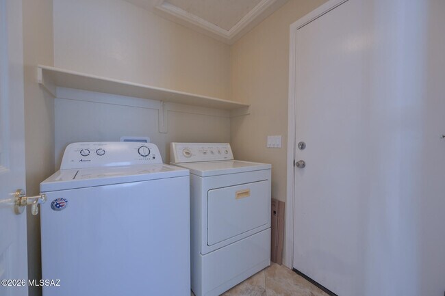 Building Photo - 2468 E Stone Stable Dr