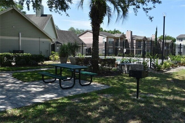 Building Photo - 10305 N Alafaya Trail