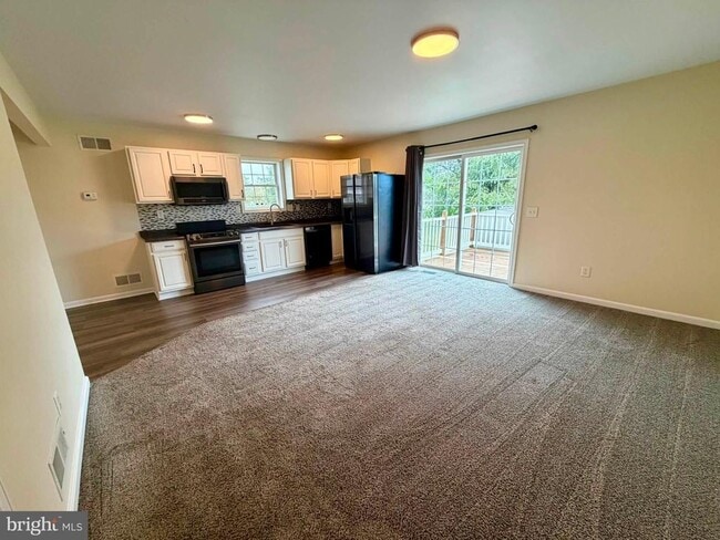 Building Photo - 296 Verdier St