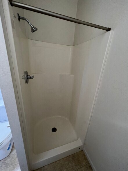 Building Photo - 509 Litchfield St