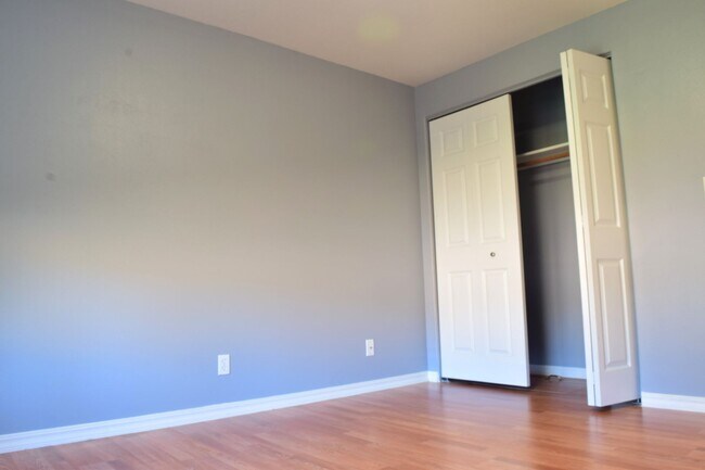 Building Photo - 1210 Osage St