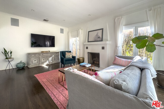 Building Photo - 434 Laurel Ave