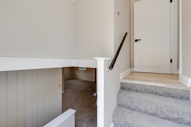 Building Photo - 4021 W Estes Ave