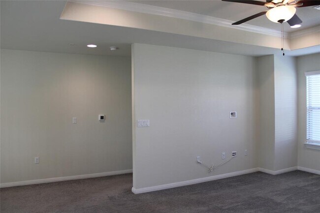 Building Photo - 13902 Ilex Dr
