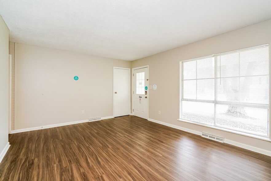 Building Photo - 202 Fenster Dr