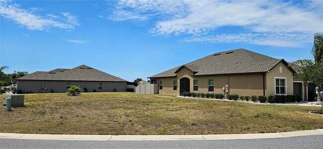 Building Photo - 13475 Crest Lake Dr