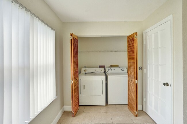 Building Photo - 12650 Vista Isles Dr