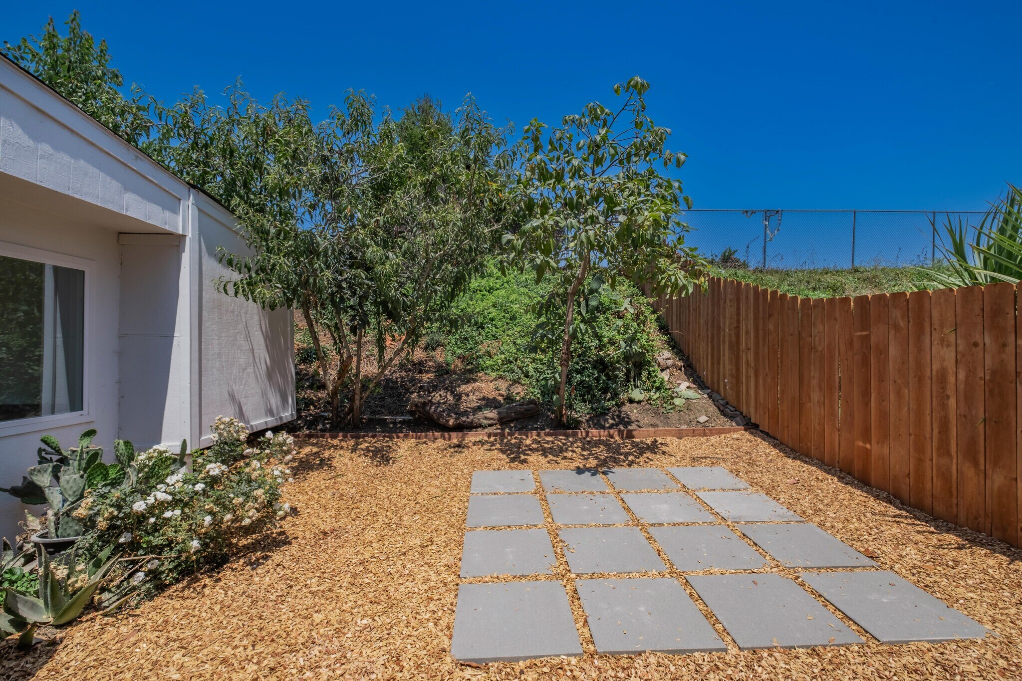 Building Photo - 344 Pennsylvania Dr