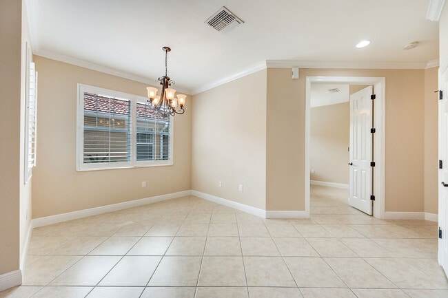 Building Photo - 13430 Kent St