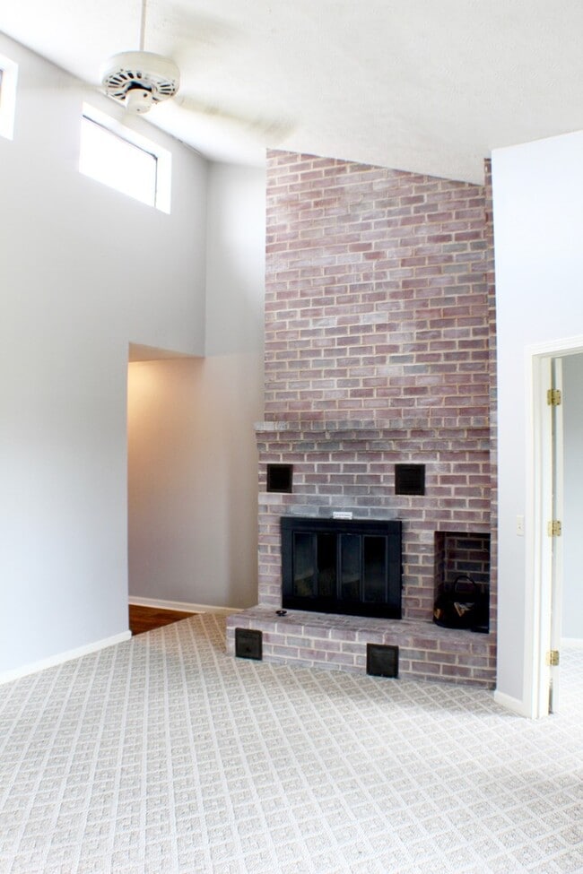 Building Photo - 1026 Blue Ridge Dr