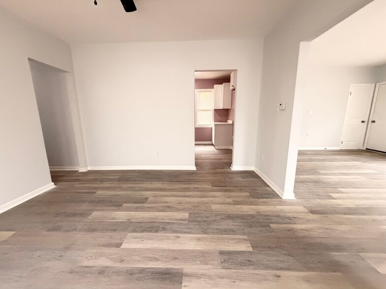 Building Photo - 3259 Cortland St