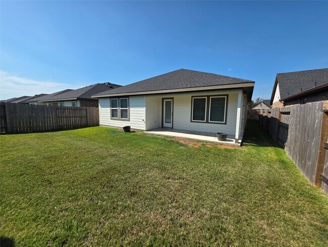 Building Photo - 4923 Edgewood Dr