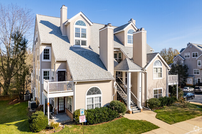 907 Hillside Lake Ter - The Vistas At Washington Woods