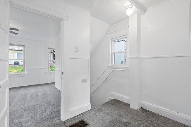 Building Photo - 2721 Berg St
