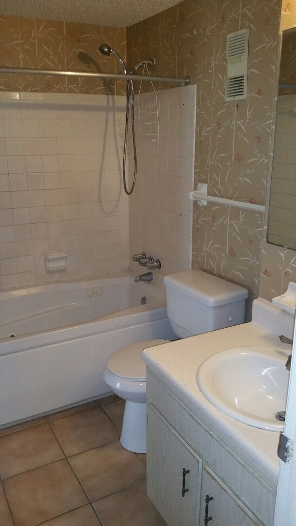 Building Photo - 5508 Pokeweed Ct
