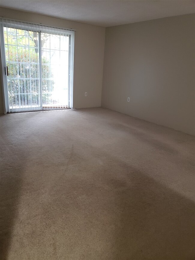 Building Photo - 3 Autumn Leaf Dr