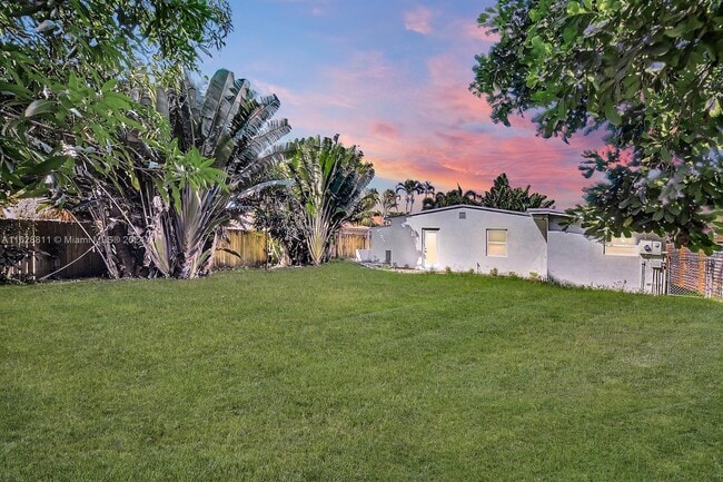 Building Photo - 1612 NE 16th Ave